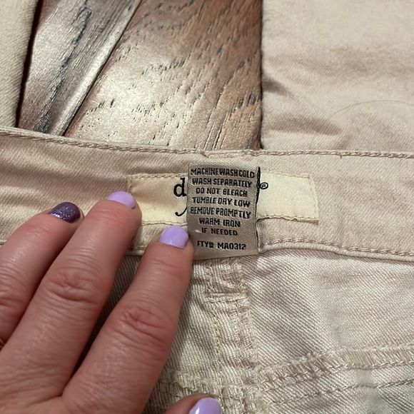 d. Jeans cream colored pants - Picture 3 of 5
